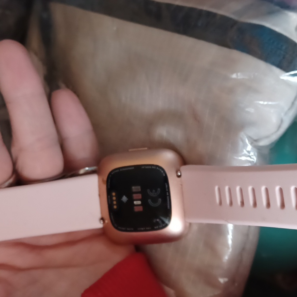 Fitbit watch - Picture 2 of 3